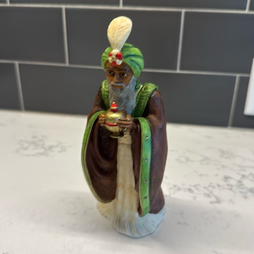 Coalport Wedgwood Wiseman Kneeling Green Turban Feather 1997 Nativity Collection